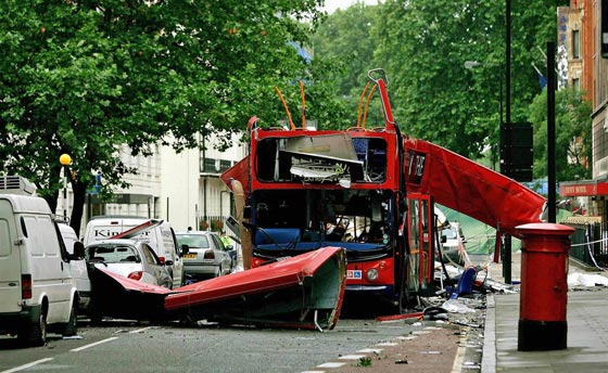 لندن: 4 قتلى وعشرات الجرحى في الهجوم الإرهابي أمام مقر البرلمان  صورة رقم 16