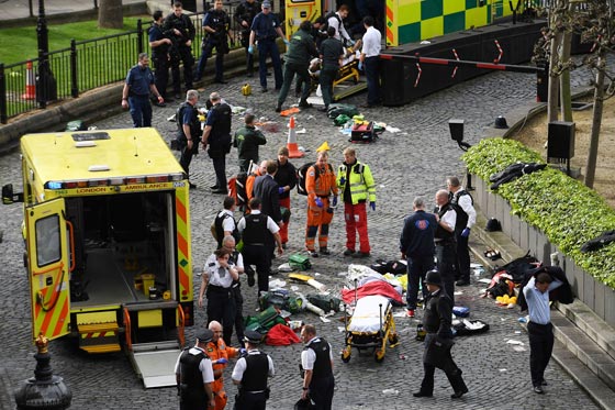 ماذا كان يفعل الارهابي خالد مسعود قبل دقيقتين من تنفيذ هجوم لندن؟ صورة رقم 5