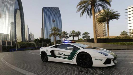 في دبي.. أسرع سيارة شرطة في العالم تصل سرعتها إلى 407 كم/ساعة صورة رقم 5