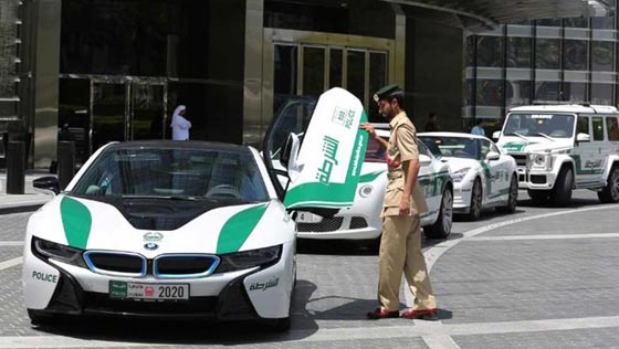 في دبي.. أسرع سيارة شرطة في العالم تصل سرعتها إلى 407 كم/ساعة صورة رقم 7