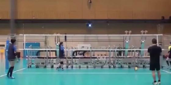 فيديو.: روبوتات تدرّب المنتخب الياباني للسيدات للكرة الطائرة صورة رقم 3
