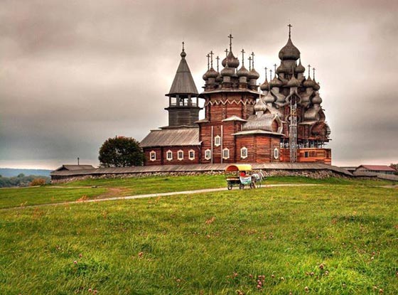 صور كنيسة خشبية روسية رائعة بُنيت بدون مسامير.. قبل 300 عام! صورة رقم 8