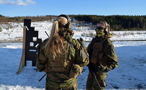 واخيرا تعزيز مكانة المرأة في الجيش: صور أول وحدة نسائية للقوات الخاصة صورة رقم 14