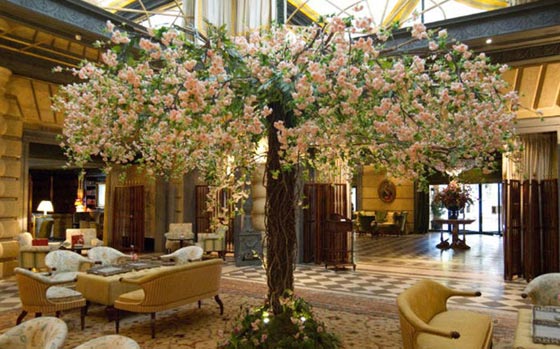 صور رائعة.. فنادق تستحضر الربيع بازهاره أمام عيون زائريها صورة رقم 6