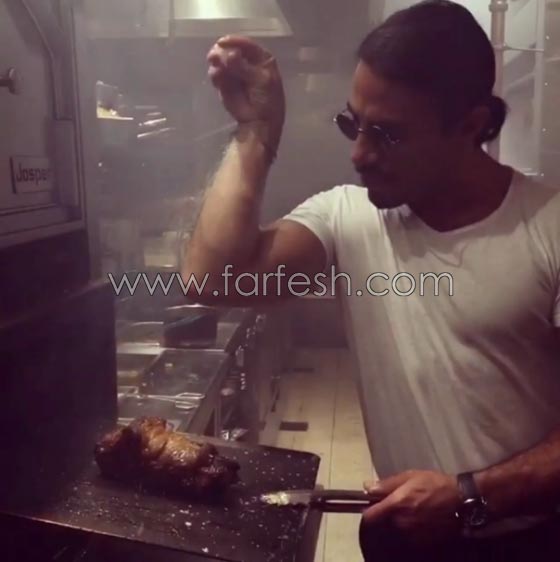   فيديو طريف: الشيف نصرت يتصارع مع قطع اللحوم بحركات بهلوانية صورة رقم 16