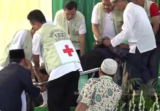 بالفيديو.. وفاة أشهر قارئ إندونيسي وهو يتلو القرآن على الهواء مباشرة صورة رقم 4