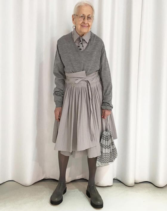 امرأة (95 عاما) تلهب عوالم الموضة بأزيائها واناقتها صورة رقم 2