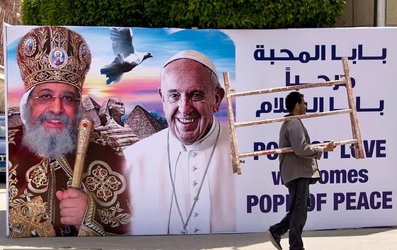 ما سر سيارة فيات زرقاء اصر البابا على ركوبها في مصر صورة رقم 5