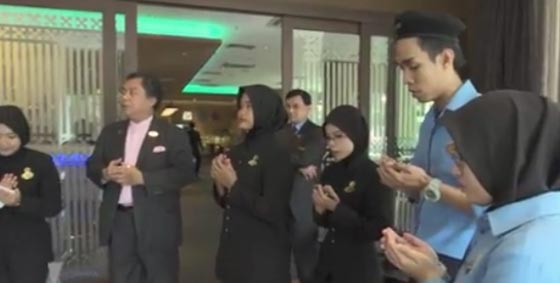 فيديو يظهر الفرق بين فنادق الحلال والفنادق العادية بماليزيا صورة رقم 6