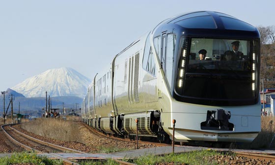 صور وفيديو افخر قطار في العالم يبدأ في اليابان وتذكرته 10 آلاف دولار! صورة رقم 7