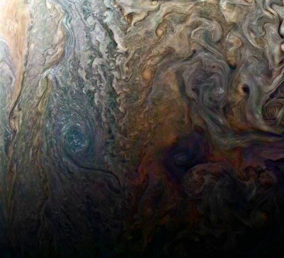 ناسا تكشف عن صور مذهلة لكوكب المشتري كما لم يشاهد من قبل! صورة رقم 3