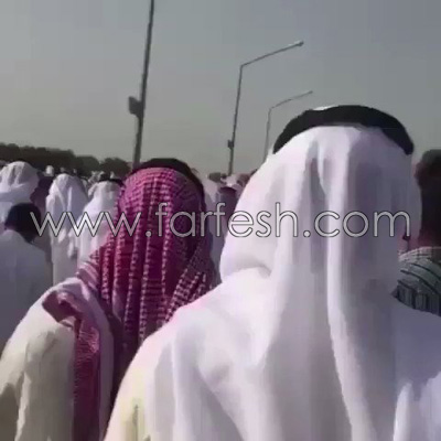 مئات الكويتين يشاركون في جنازة شاب مصري مغترب تلبية لنداء امه صورة رقم 1