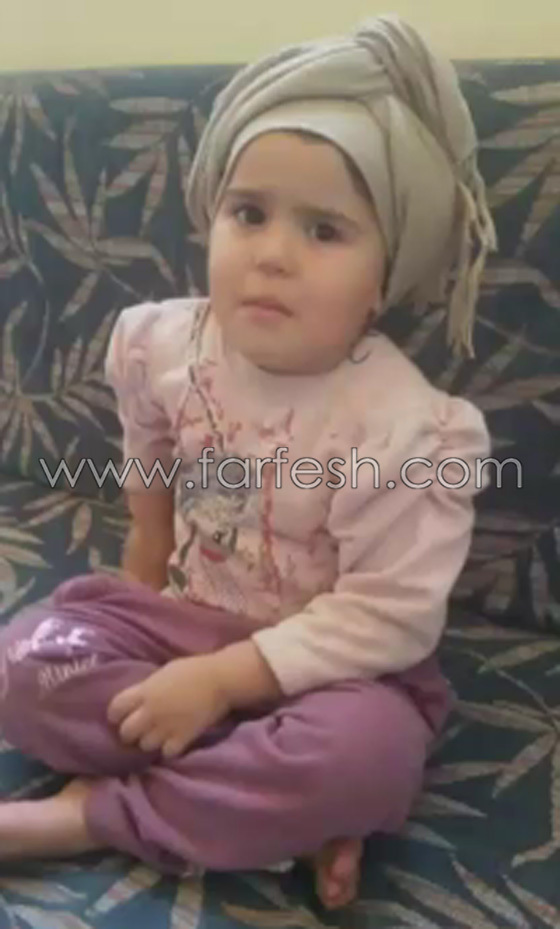 فيديو صادم.. طفلة عربية 3 سنوات تدخن الأرجيلة وأمها تصور صورة رقم 1