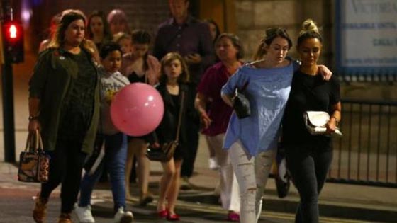 22 قتيلا وعشرات الجرحى في تفجير ارهابي خلال حفل غنائي بمانشستر صورة رقم 3
