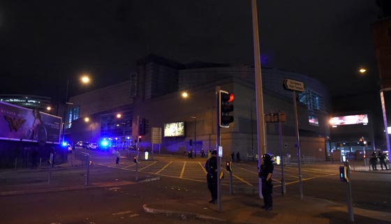 22 قتيلا وعشرات الجرحى في تفجير ارهابي خلال حفل غنائي بمانشستر صورة رقم 9