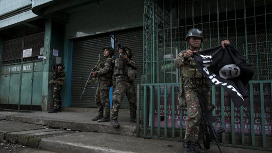 رئيس الفلبين يمنح جنوده حق اغتصاب 3 سيدات صورة رقم 9