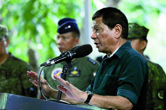 رئيس الفلبين يمنح جنوده حق اغتصاب 3 سيدات صورة رقم 1