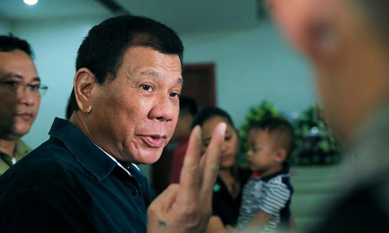 رئيس الفلبين يمنح جنوده حق اغتصاب 3 سيدات صورة رقم 4