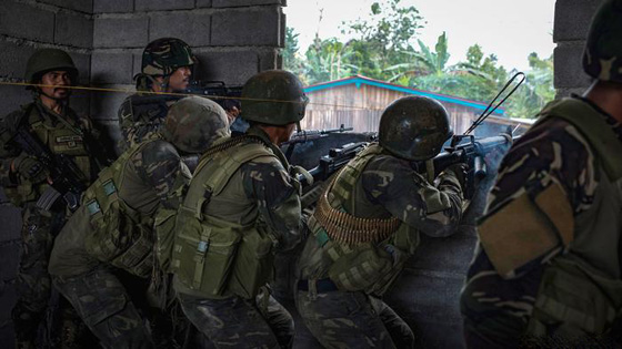 رئيس الفلبين يمنح جنوده حق اغتصاب 3 سيدات صورة رقم 6