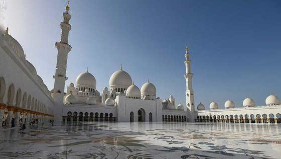 جامع الشيخ زايد في ابو ظبي ثاني افضل معلم سياحي في العالم صورة رقم 1