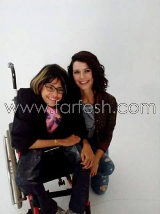 النجمة التركية بيرين سات تحقق حلم فتاة عراقية تعاني من اعاقة.. صور صورة رقم 3