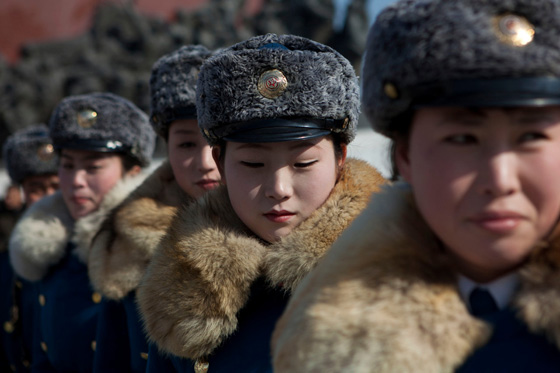 لماذا تجبر الشرطة فتيات كوريا الشمالية على التقاعد في سن 26 سنة؟ صورة رقم 2