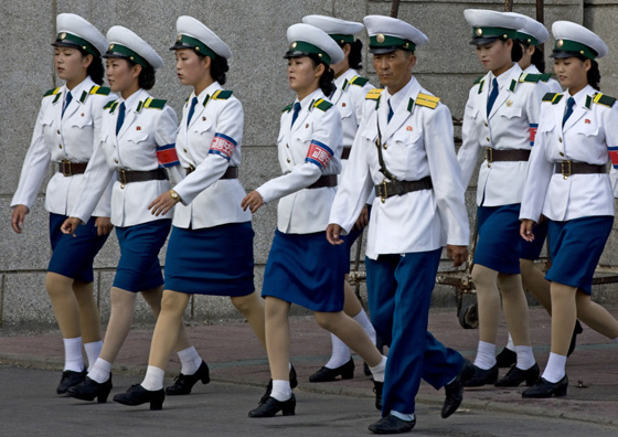 لماذا تجبر الشرطة فتيات كوريا الشمالية على التقاعد في سن 26 سنة؟ صورة رقم 4