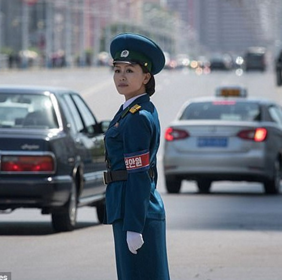 لماذا تجبر الشرطة فتيات كوريا الشمالية على التقاعد في سن 26 سنة؟ صورة رقم 21
