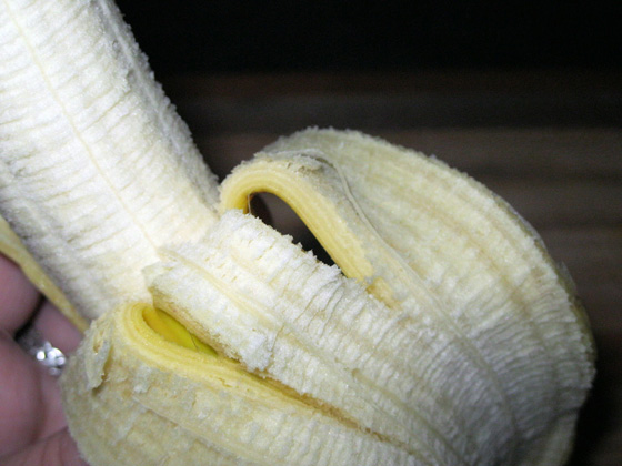 لماذا ينبه الاطباء من ازالة خيوط الموز؟ صورة رقم 4