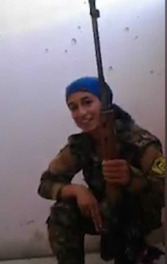فيديو: ماذا فعلت قناصة كردية شجاعة استقرت رصاصة قاتلة قرب رأسها؟ صورة رقم 8
