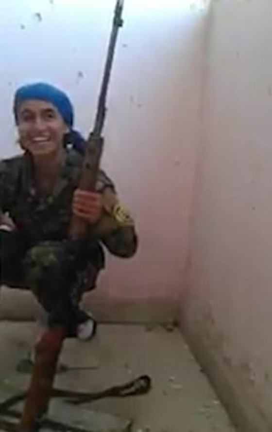فيديو: ماذا فعلت قناصة كردية شجاعة استقرت رصاصة قاتلة قرب رأسها؟ صورة رقم 7