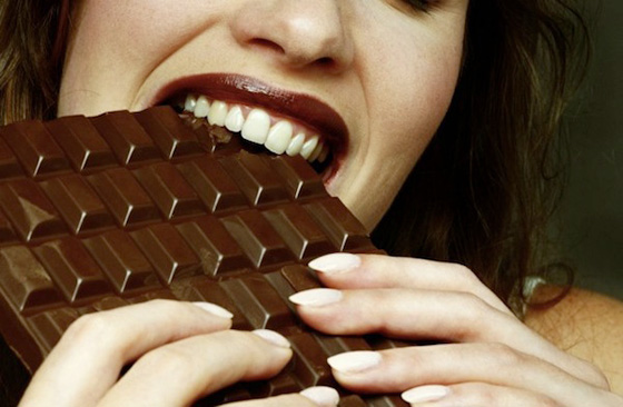 دراسة: الشوكولاتة تحتوي مادة تحرق دهون الجسم صباحا صورة رقم 1