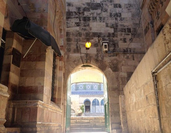 بوابات إلكترونية وكاميرات للمراقبة على مداخل المسجد الأقصى  صورة رقم 11