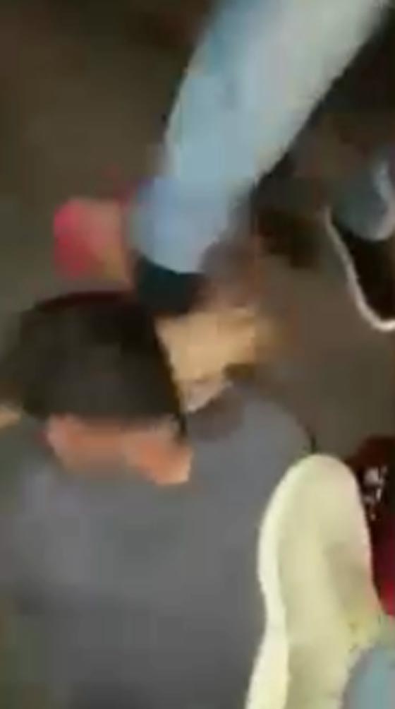 بالفيديو.. إعتداء مهين على لاجئ سوري في لبنان صورة رقم 2