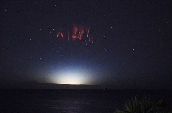 فيديو مثير.. عالم فلك يرصد عفاريت البرق في سماء استراليا صورة رقم 4