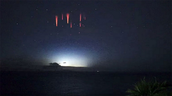 فيديو مثير.. عالم فلك يرصد عفاريت البرق في سماء استراليا صورة رقم 5