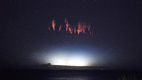 فيديو مثير.. عالم فلك يرصد عفاريت البرق في سماء استراليا صورة رقم 3