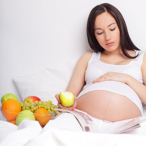 الابتعاد عن الدهون والسكر.. ما الذي يجب تناوله خلال فترة الحمل؟ فيديو صورة رقم 3