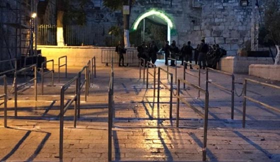القدس: الجيش الإسرائيلي يفكك الممرات الحديدية بباب الأسباط  صورة رقم 2