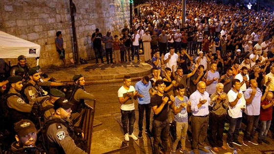 القدس: الجيش الإسرائيلي يفكك الممرات الحديدية بباب الأسباط  صورة رقم 5