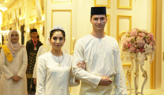 لاعب كرة سابق يعتنق الاسلام ويتزوج من اميرة ماليزية في حفل اسطوري صورة رقم 5