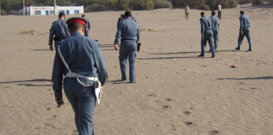 صدمة مروعة في المغرب: أشلاء بشرية على الشاطئ والجثة مختفية! صورة رقم 2