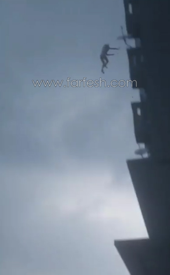 فيديو مرعب: انتحار شقيقتين بالقفز من اعلى بناية بسبب حبهما لنفس الرجل! صورة رقم 3
