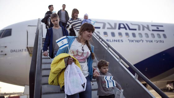 اسرائيل.. هجرة اليهود تزيد عن تدفقهم إليها صورة رقم 1