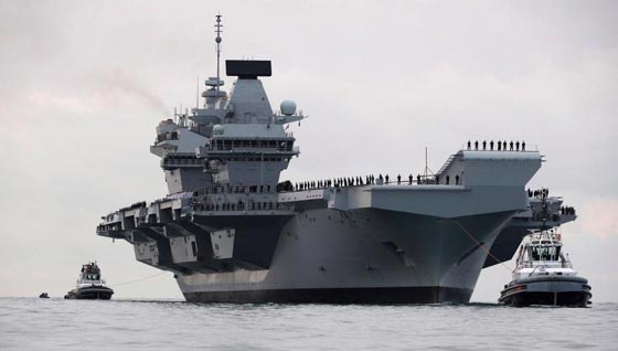  بالفيديو.. وصول أضخم سفينة حربية بريطانية إلى جنوب إنجلترا للمرة الاولى صورة رقم 5