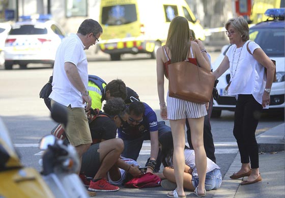 الإرهاب يضرب برشلونة.. لحظات من الهلع بعد حادثة دهس  صورة رقم 19