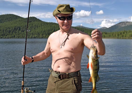خلع القميص.. تحدى جديد بعد أن أظهر بوتين صدره صورة رقم 1