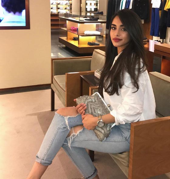 فيديو وصور عارضة الأزياء السعودية ريم الصانع تجيب متابعيها صورة رقم 13