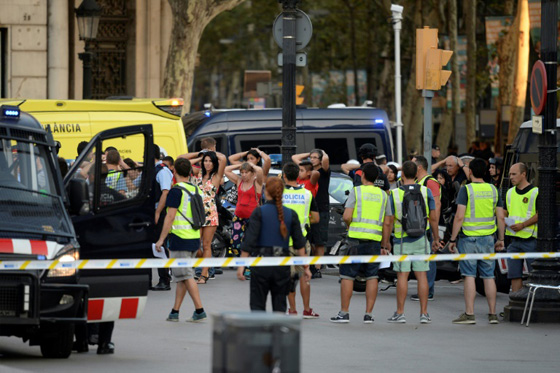 التعرف على هويات جثث 3 مغاربة نفذوا الاعتداءات الإرهابية في برشلونة  صورة رقم 5