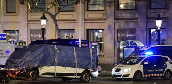 التعرف على هويات جثث 3 مغاربة نفذوا الاعتداءات الإرهابية في برشلونة  صورة رقم 3